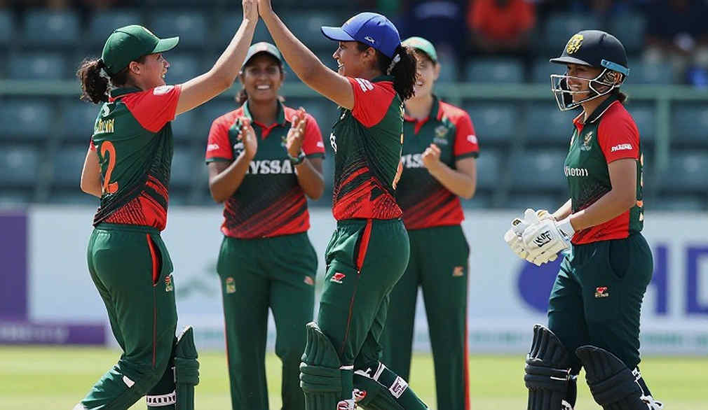 স্টিভ স্মিথের ২২১তম ক্যাচ: ডারবানের স্লিপ কর্ডনে লেখা রেকর্ড, আর আড়ালে থাকা রেনশ'র ১৯০ স্টিভ স্মিথের ২২১তম ক্যাচ: ডারবানের স্লিপ কর্ডনে লেখা রেকর্ড, আর আড়ালে থাকা রেনশ'র ১৯০
