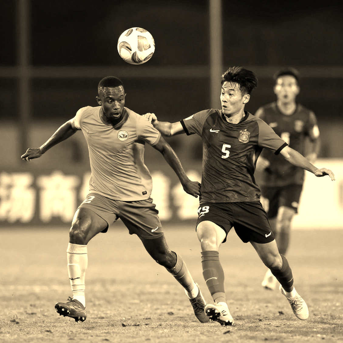 From an Empty Page to a Rumour: Testing Football Analysis in the Transfer Window
