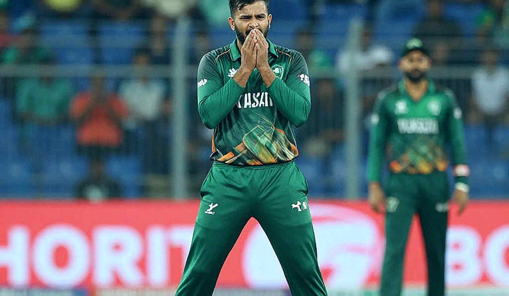 বাউন্সার নয়, লেংথ: চট্টগ্রামের পিচে যে জায়গাটা কেউ মাপে না বাউন্সার নয়, লেংথ: চট্টগ্রামের পিচে যে জায়গাটা কেউ মাপে না