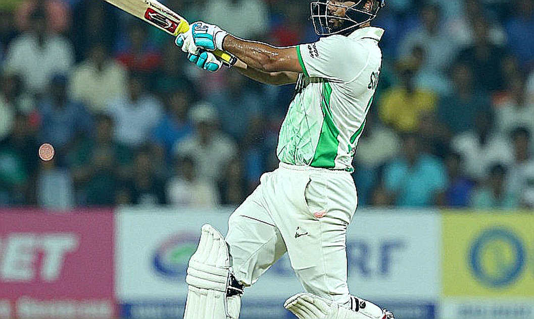 Thirty Overs at Pallekele: The Middle-Over Geometry That Lifted India From 66/4 to 266